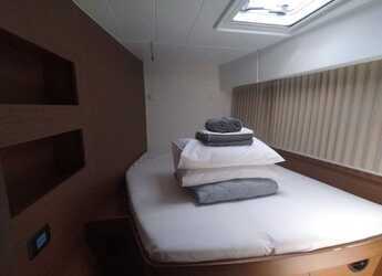 Alquilar catamarán en Marina Zeas - Lagoon 42