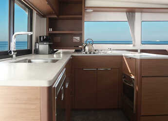 Alquilar catamarán en Marina Zeas - Lagoon 46 