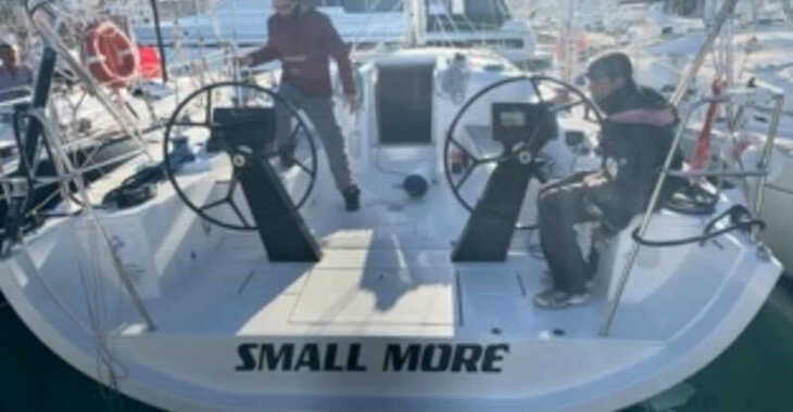 Rent a sailboat in Marina del Fezzano - More 40