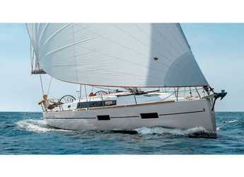 Rent a sailboat in Orhaniye marina - Oceanis 38