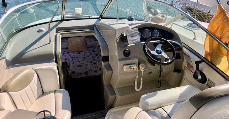 Rent a motorboat in Bodrum Marina - Sea Ray Sundancer 240