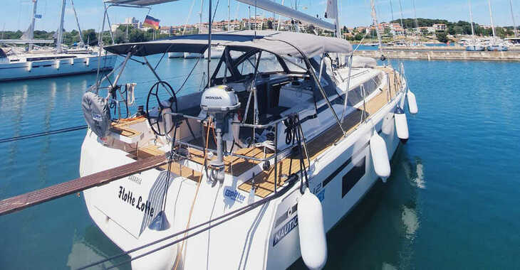 Rent a sailboat in Veruda Marina - Bavaria C42 Style