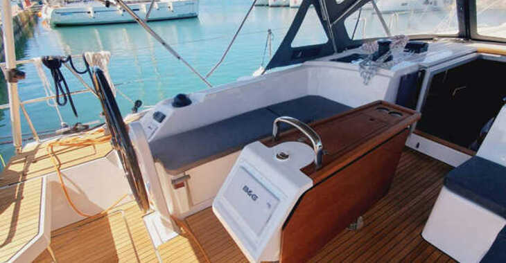 Rent a sailboat in Veruda Marina - Bavaria C42 Style