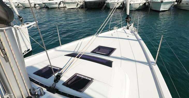 Rent a sailboat in Vodice ACI Marina - Dufour 430