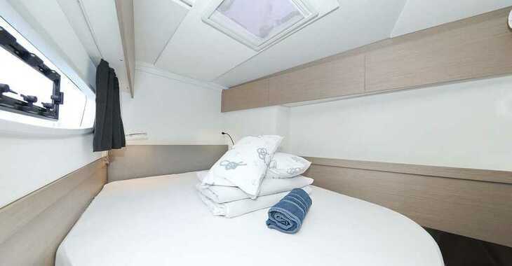 Rent a catamaran in SCT Marina - Fountaine Pajot Astrea 42 - 4 + 2 cab.