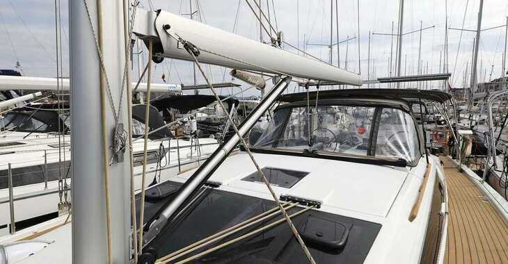 Rent a sailboat in SCT Marina Trogir - Dufour 430