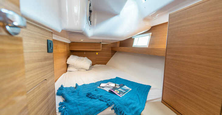 Rent a sailboat in Marina Kastela - Elan Impression 45.1 - 3 cab.