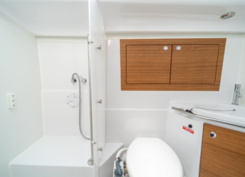 Alquilar velero en Marina Kastela - Elan Impression 45.1