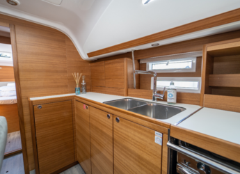 Alquilar velero en Marina Kastela - Elan Impression 45.1