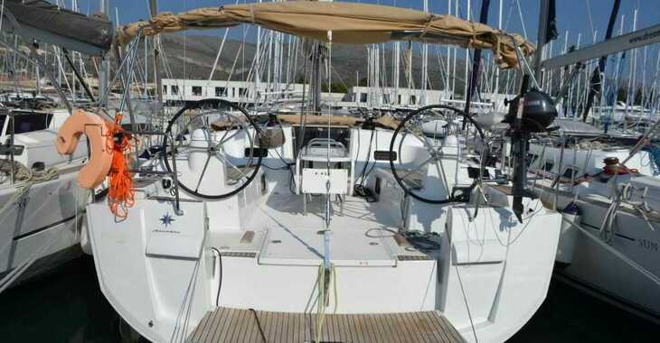 Chartern Sie segelboot in Marina Baotić - Sun Odyssey 519 - 5 + 1 cab.