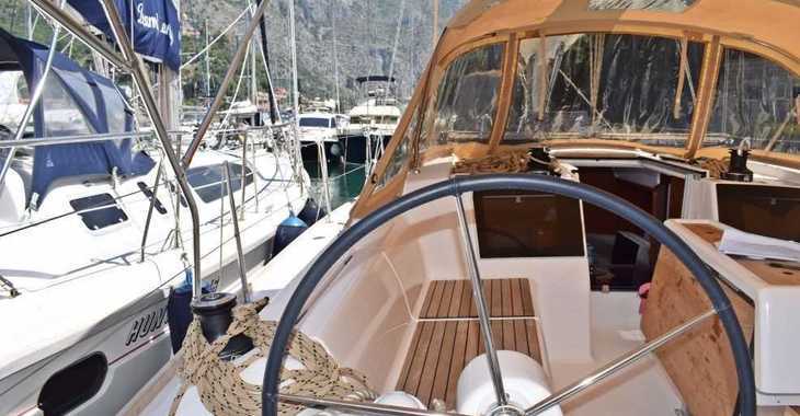 Rent a sailboat in Marina Zaton - Dufour 382 GL - 3 cab.