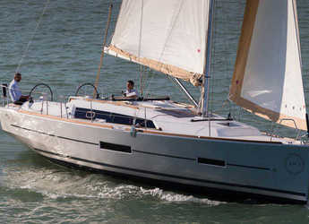 Rent a sailboat in Zaton Marina - Dufour 382 GL - 3 cab.