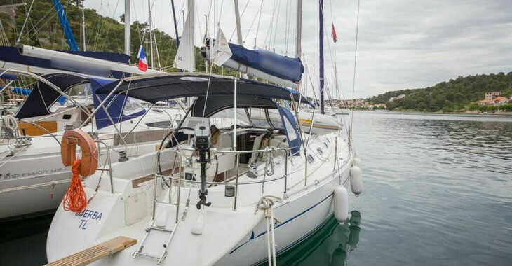 Rent a sailboat in Marina Zaton - Harmony 38