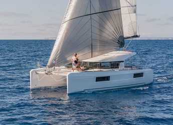 Rent a catamaran in Tradewinds - Lagoon 40 - 3 + 2 cab