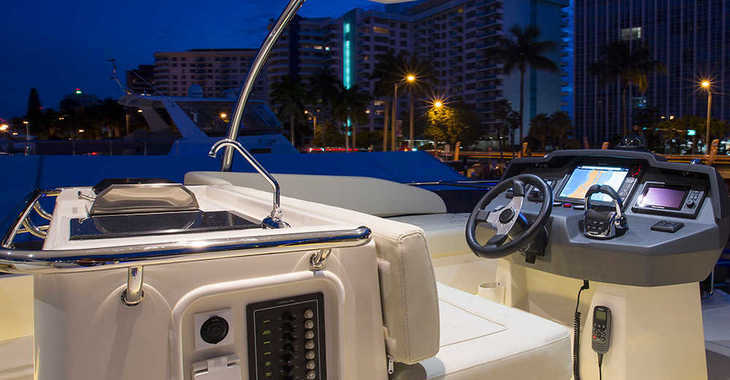 Rent a power catamaran in Tradewinds - Aquila 44 