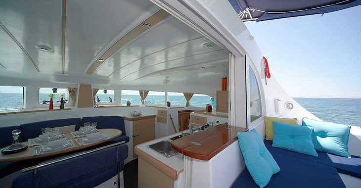 Chartern Sie katamaran in Anse Marcel Marina (Lonvilliers) - Lagoon 380 - 4 cab.