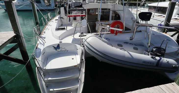 Rent a catamaran in Palm Cay Marina - Lagoon 380 - 3 cab.