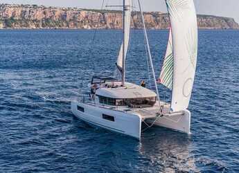 Rent a catamaran in Palm Cay Marina - Lagoon 40 - 4 + 2 cab 