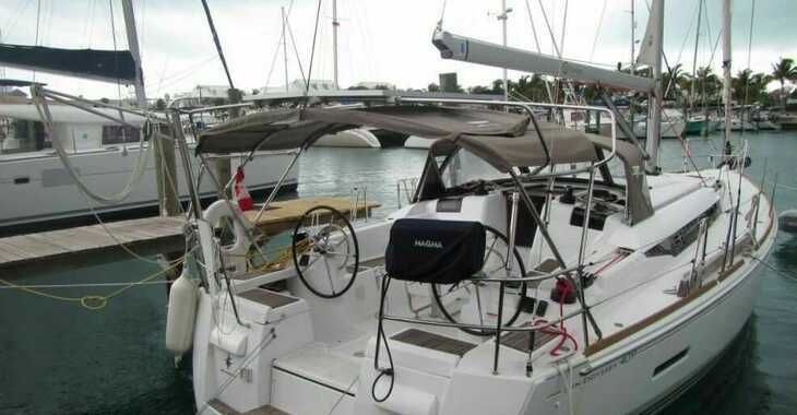 Chartern Sie segelboot in Palm Cay Marina - Sun Odyssey 409