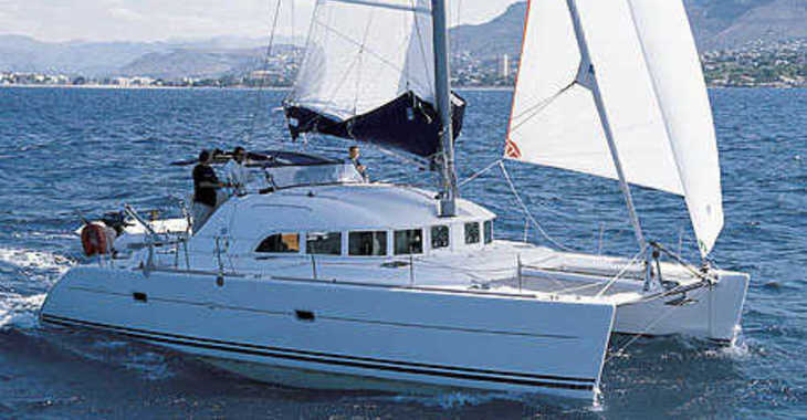 Rent a catamaran in Stock Island Marina Village  - Lagoon 380 - 4 cab.