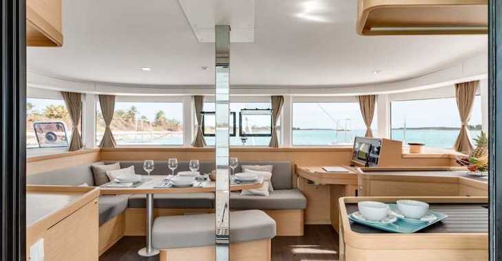 Rent a catamaran in Paros Marina - Lagoon 42 - 4 + 2 cab.