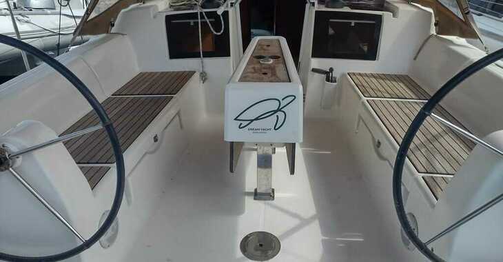 Rent a sailboat in Marina di Portorosa - Dufour 382 GL