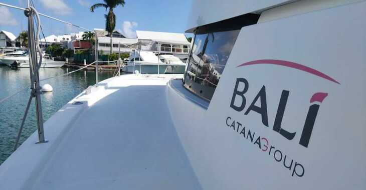 Rent a catamaran in Marina Bas du Fort - Bali 4.3 - 4 + 2 cab.