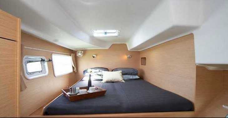Rent a catamaran in Club Náutico Ibiza - Lagoon 380 S2