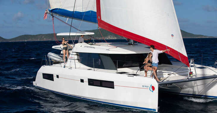 Rent a catamaran in Nelson Dockyard - Sunsail 454 (Classic)