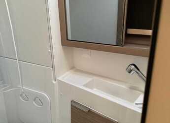 Rent a catamaran in Marina Le Marin - Lagoon 40