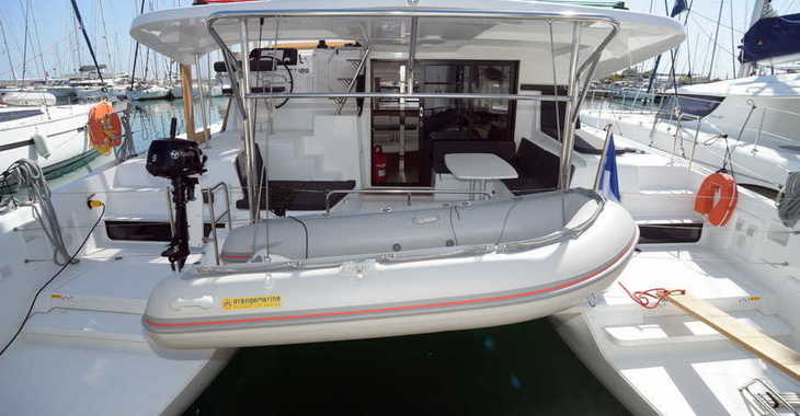Rent a catamaran in Marina Le Marin - Lagoon 42 - 4 + 2 cab.