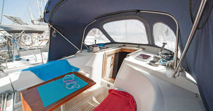 Rent a sailboat in Preveza Marina - Hanse 400.