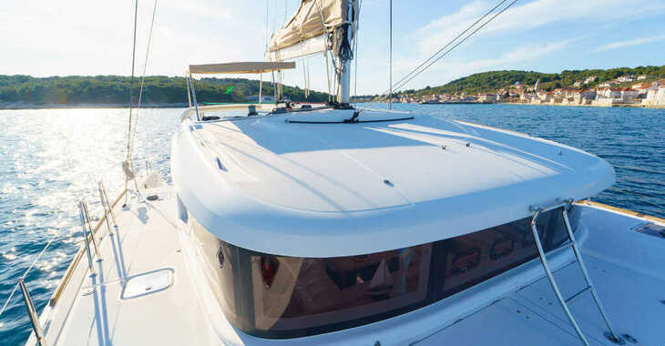 Rent a catamaran in Marina Mandalina - Lagoon 39 - 4 + 2 cab.