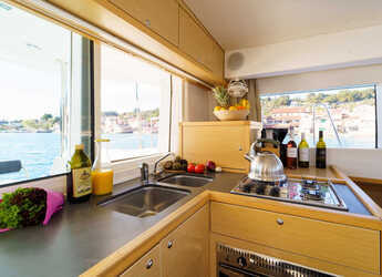 Rent a catamaran in Marina Mandalina - Lagoon 39 - 4 + 2 cab.