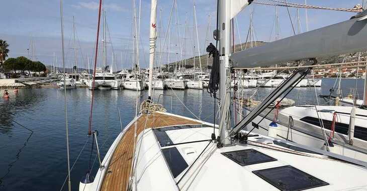 Chartern Sie segelboot in SCT Marina Trogir - Oceanis 46.1 - 4 cab.