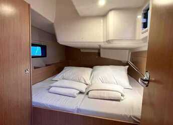 Rent a sailboat in D-Marin Gocek - Bavaria C42