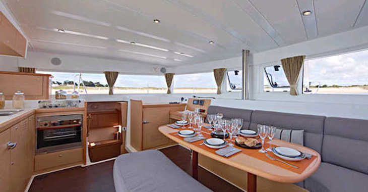 Rent a catamaran in Porto Olbia - Lagoon 42 - 4 + 2 cab.