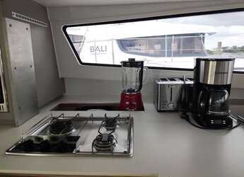 Rent a catamaran in Marina Le Marin - Bali 4.5 - 4 + 2 cab.