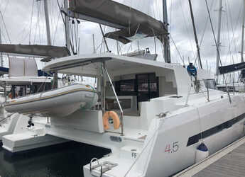 Rent a catamaran in Marina Le Marin - Bali 4.5 - 4 + 2 cab.