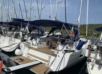 Rent a sailboat in Cala dei Sardi - Oceanis 40.1 (4cab)