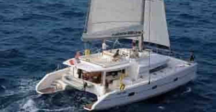 Rent a catamaran in Naviera Balear - Dream 60