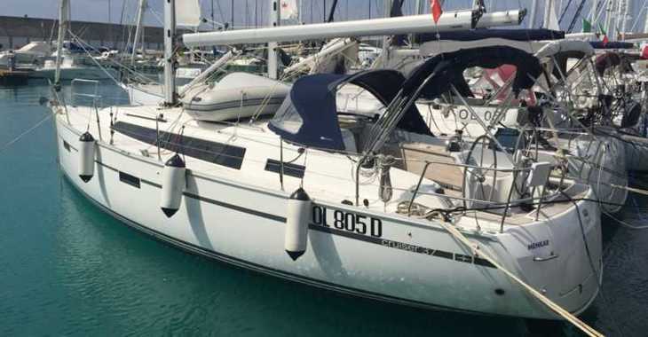 Rent a sailboat in Marina d'Arechi - Bavaria Cr 37