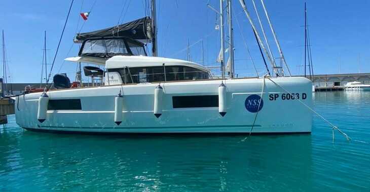 Rent a catamaran in Marina Cala de Medici - Lagoon 40 