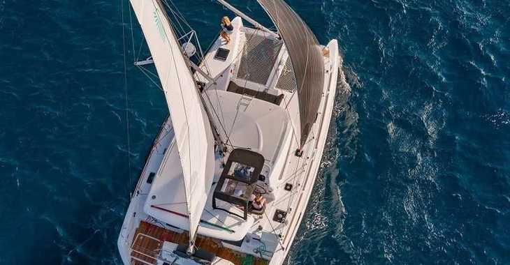 Rent a catamaran in Anse Marcel Marina (Lonvilliers) - Lagoon 40 - 4 + 2 cab 