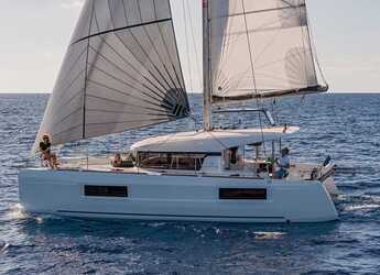 Rent a catamaran in Anse Marcel Marina (Lonvilliers) - Lagoon 40 - 4 + 2 cab 