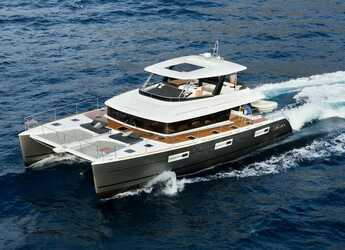 Rent a power catamaran  in Lavrion Marina - Lagoon 630 Powercat LUX
