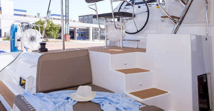 Rent a catamaran in Lefkas Marina - Lagoon 42