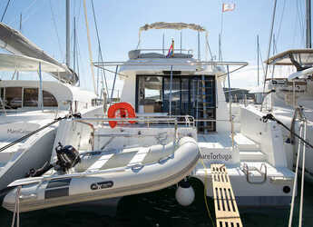 Rent a power catamaran  in ACI Pomer - Fountaine Pajot MY 37