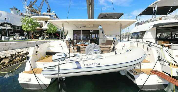 Rent a catamaran in Marina Kornati - Fountaine Pajot Lucia 40
