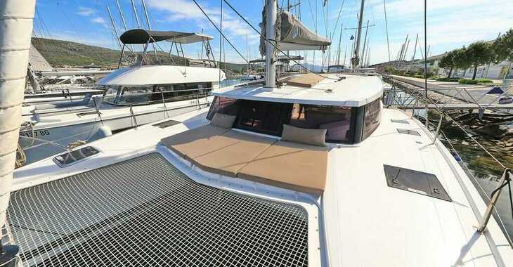 Rent a catamaran in Kornati Marina - Fountaine Pajot Lucia 40